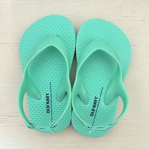 💥 4/$12 Old Navy Flip Flops